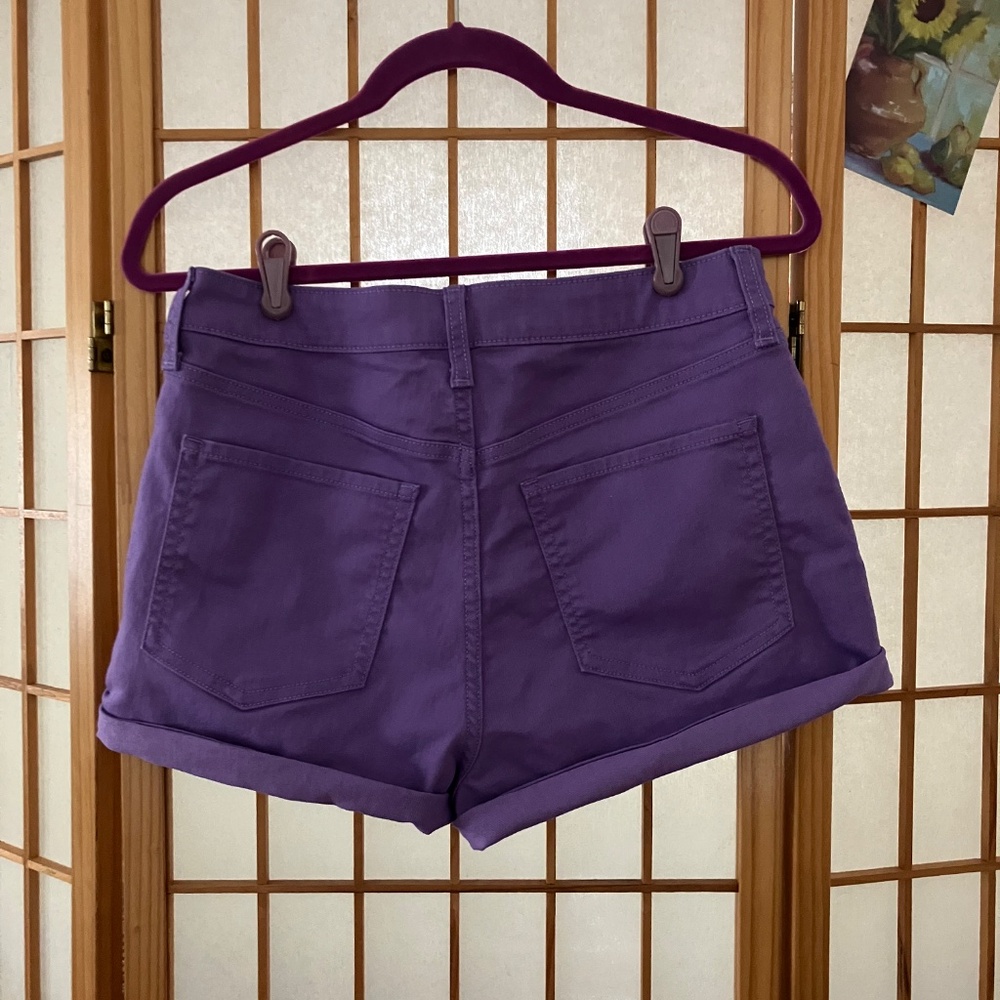 Old Navy 8 Purple Midrise Wow Jean Shorts - Picture 2 of 4